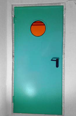 Огнеупорная дверь с окном Огнеупорная дверь с окном