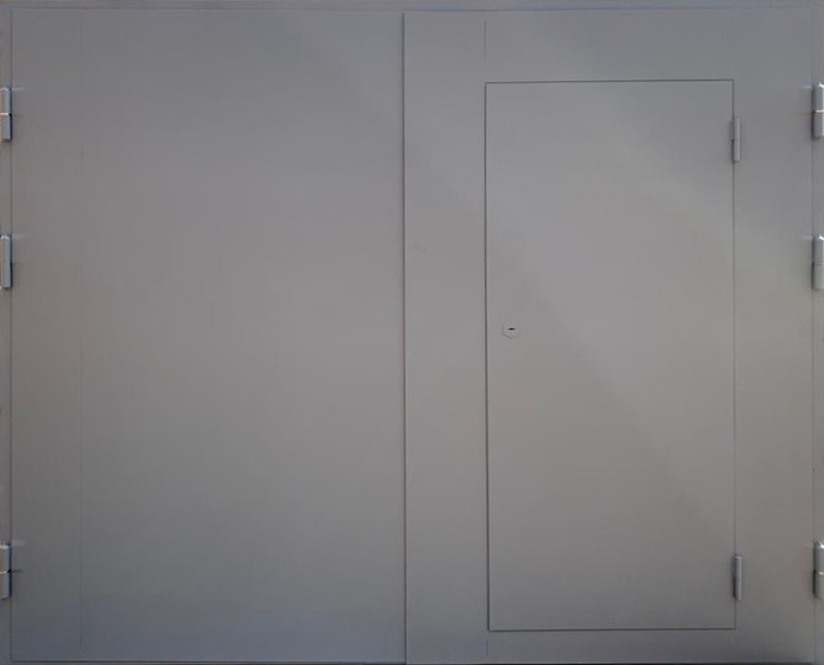 Внешняя сторона Металлические гаражные ворота с калиткой (06)