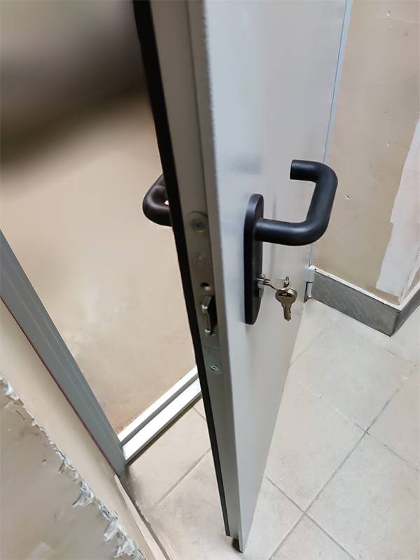 Негорючий цилиндровый замок