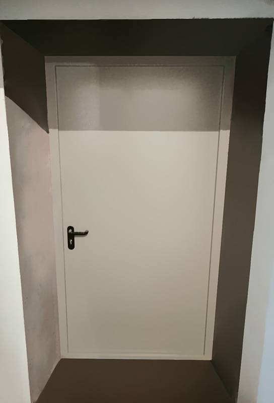 Огнестойкая дверь, внутренняя сторона (ул. Барклая)