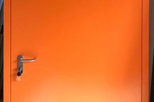 Фото двери с вент.решеткой Фото двери с вент.решеткой