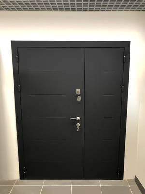 Полуторная дверь для офиса (ул. Введенского, 8) Полуторная дверь для офиса (ул. Введенского, 8)