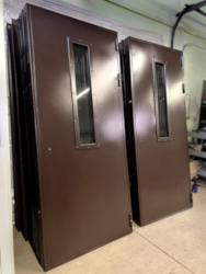 Однопольные двери с остеклением Однопольные двери с остеклением