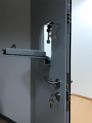 Стальная дверь для кассы Стальная дверь для кассы